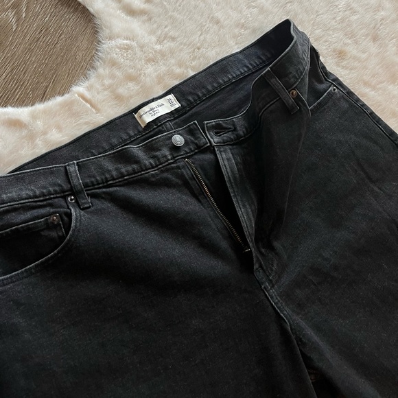 A&F High-Rise Vent Split Hem Skinny Jean in Black 34 / 18 Short - Picture 10 of 16